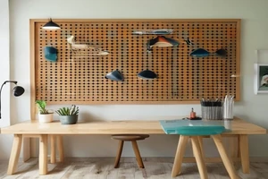 Guide pour installer un panneau perforé (pegboard) au-dessus de l'établi