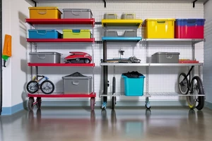 Astuces pour organiser les jouets d'extérieur des enfants dans le garage