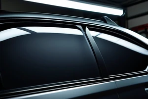 Isolation thermique et occultants sur-mesure pour vitres de voiture
